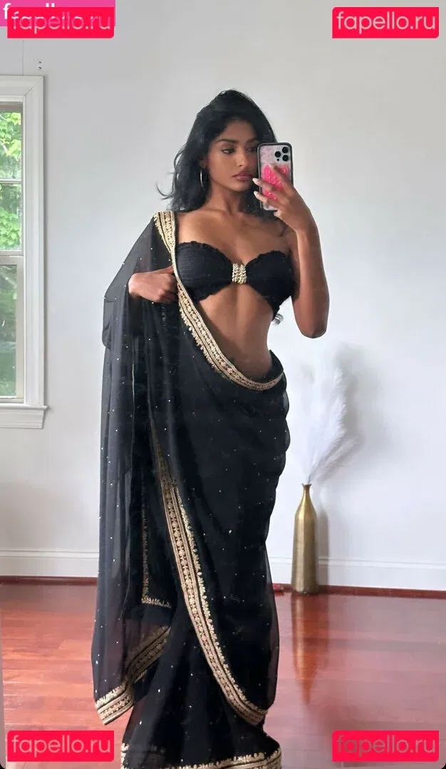 Kaaviya Sambasivam Onlyfans Photo Gallery 