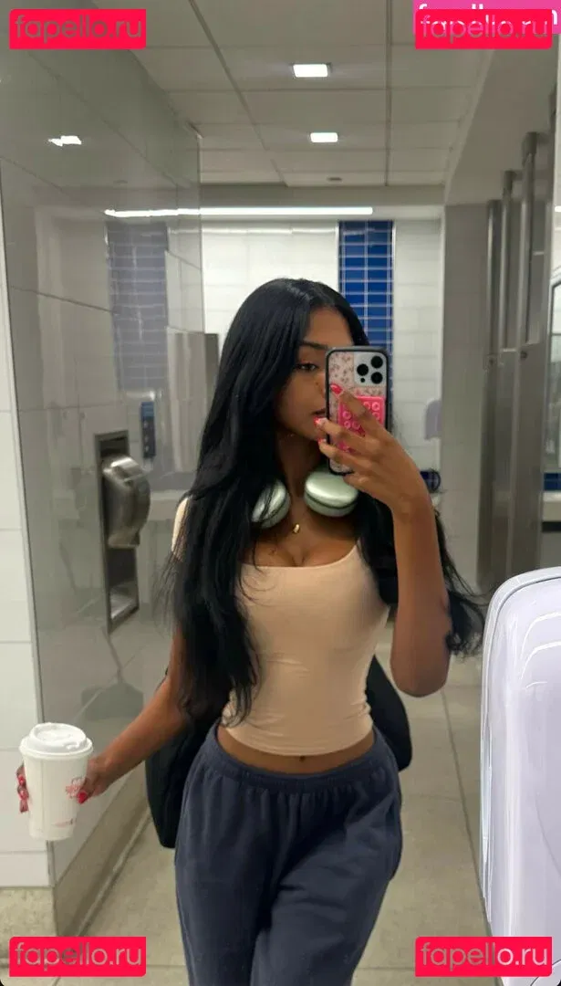 Kaaviya Sambasivam Onlyfans Photo Gallery 