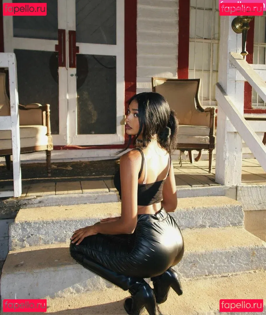 Kaaviya Sambasivam Onlyfans Photo Gallery 