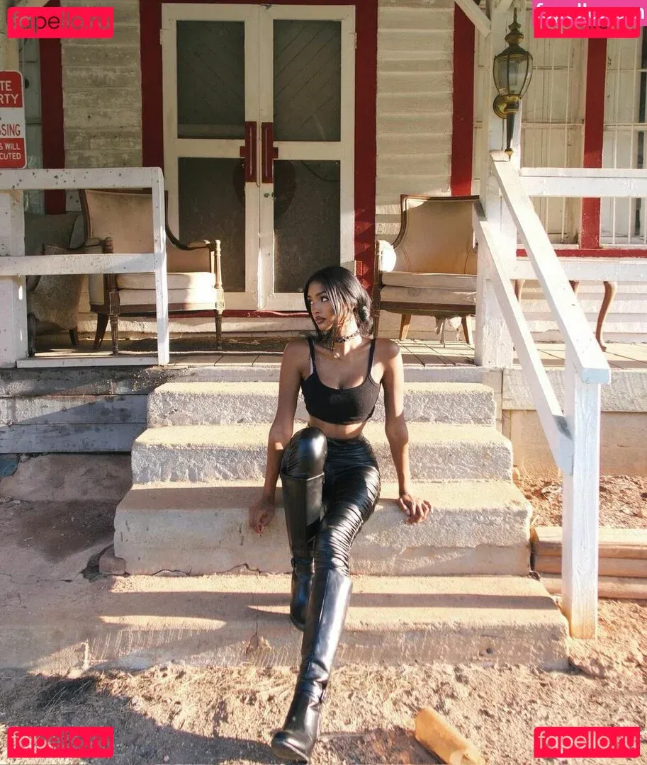 Kaaviya Sambasivam Onlyfans Photo Gallery 