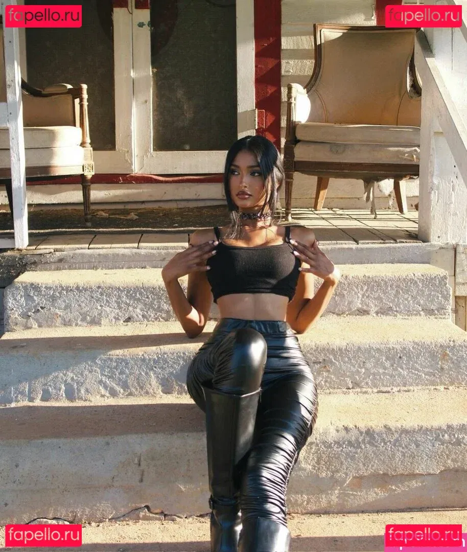 Kaaviya Sambasivam Onlyfans Photo Gallery 