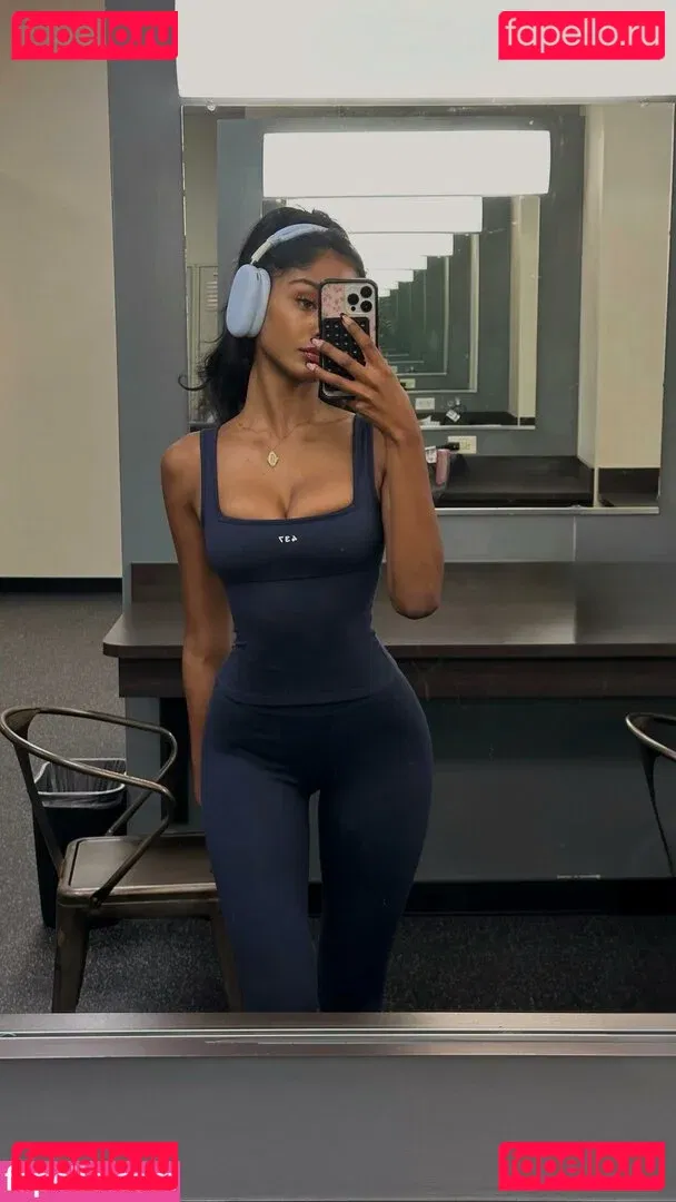 Kaaviya Sambasivam Onlyfans Photo Gallery 