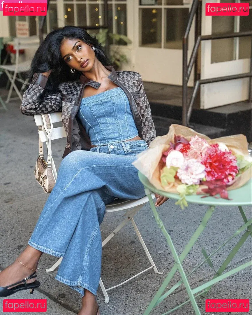 Kaaviya Sambasivam Onlyfans Photo Gallery 