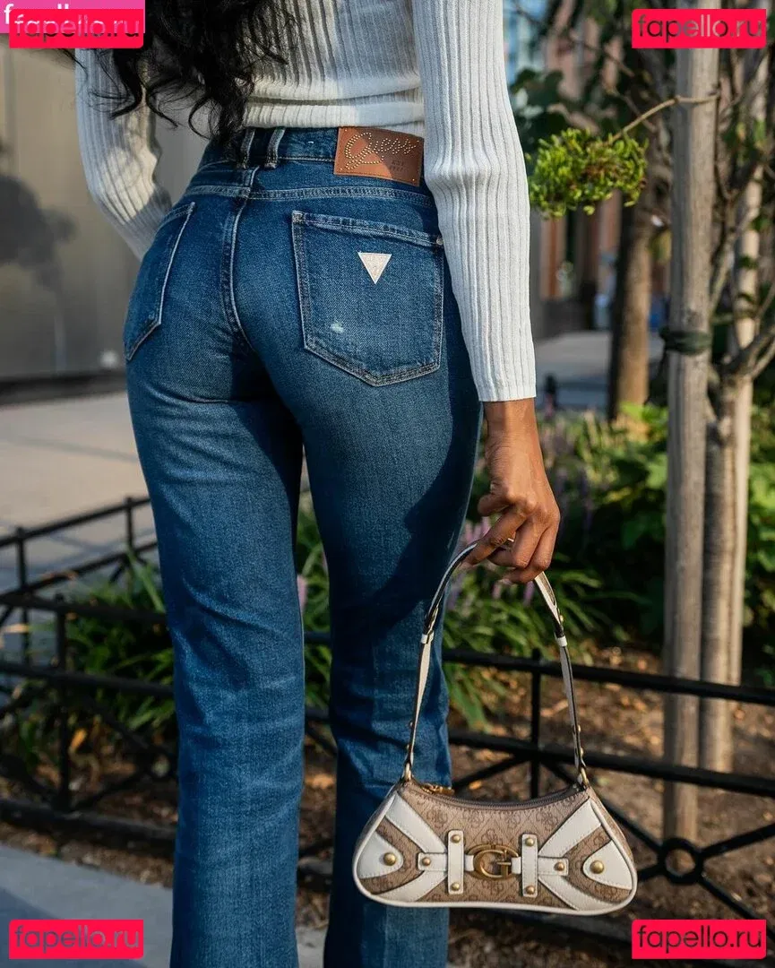 Kaaviya Sambasivam Onlyfans Photo Gallery 