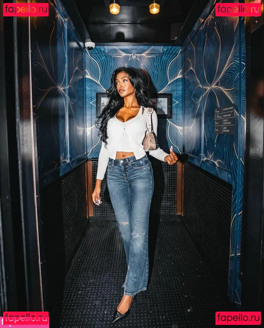 Kaaviya Sambasivam Onlyfans Photo Gallery 