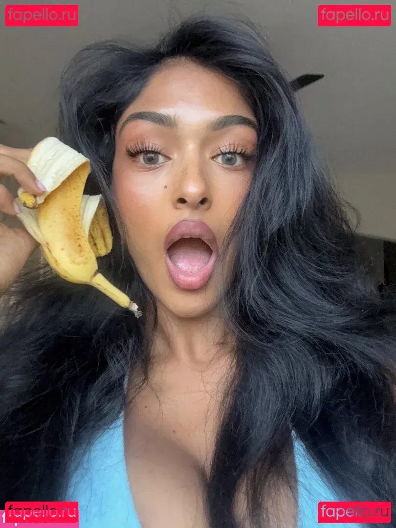 Kaaviya Sambasivam Onlyfans Photo Gallery 