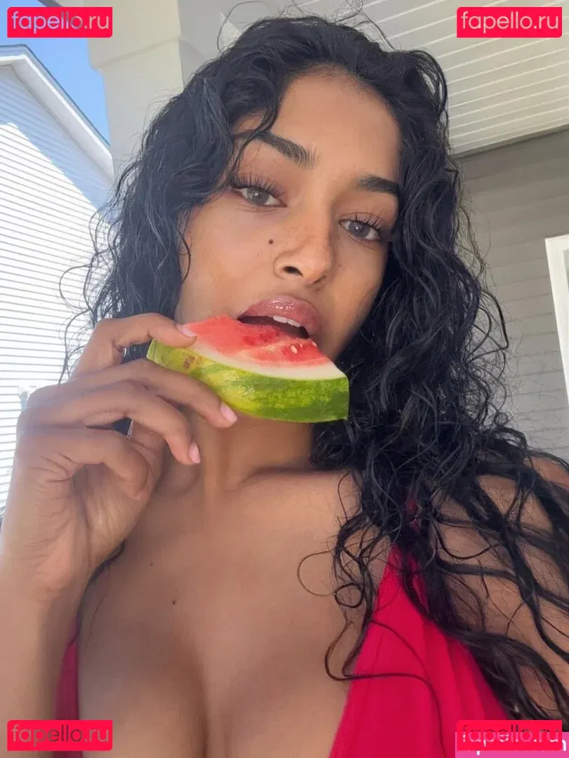 Kaaviya Sambasivam Onlyfans Photo Gallery 