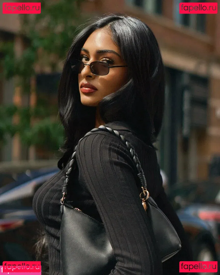 Kaaviya Sambasivam Onlyfans Photo Gallery 