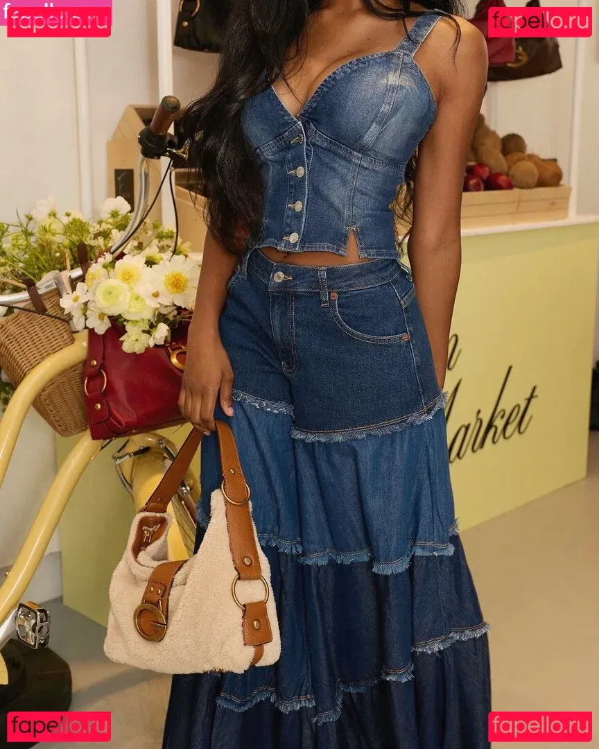 Kaaviya Sambasivam Onlyfans Photo Gallery 