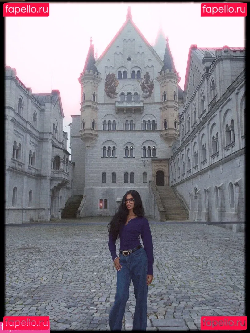 Kaaviya Sambasivam Onlyfans Photo Gallery 