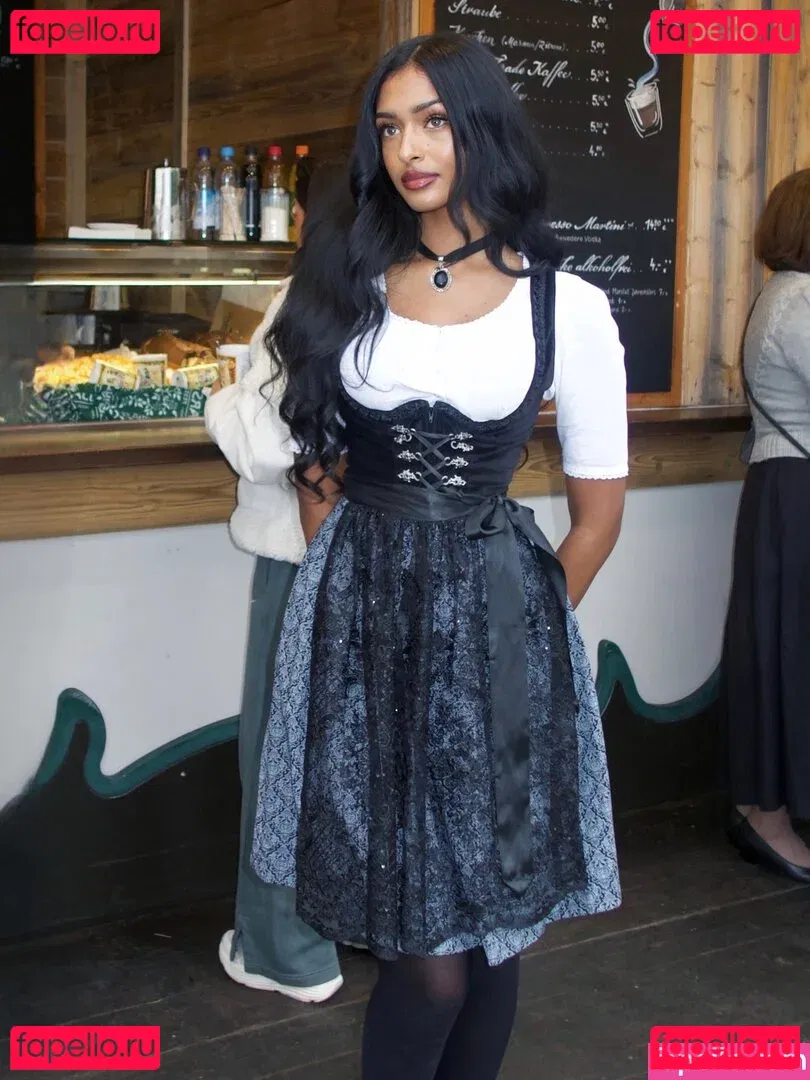 Kaaviya Sambasivam Onlyfans Photo Gallery 