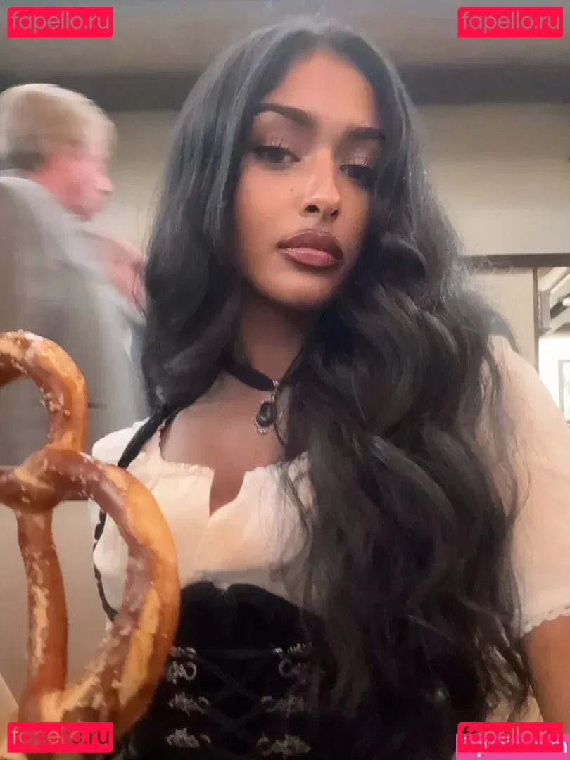 Kaaviya Sambasivam Onlyfans Photo Gallery 