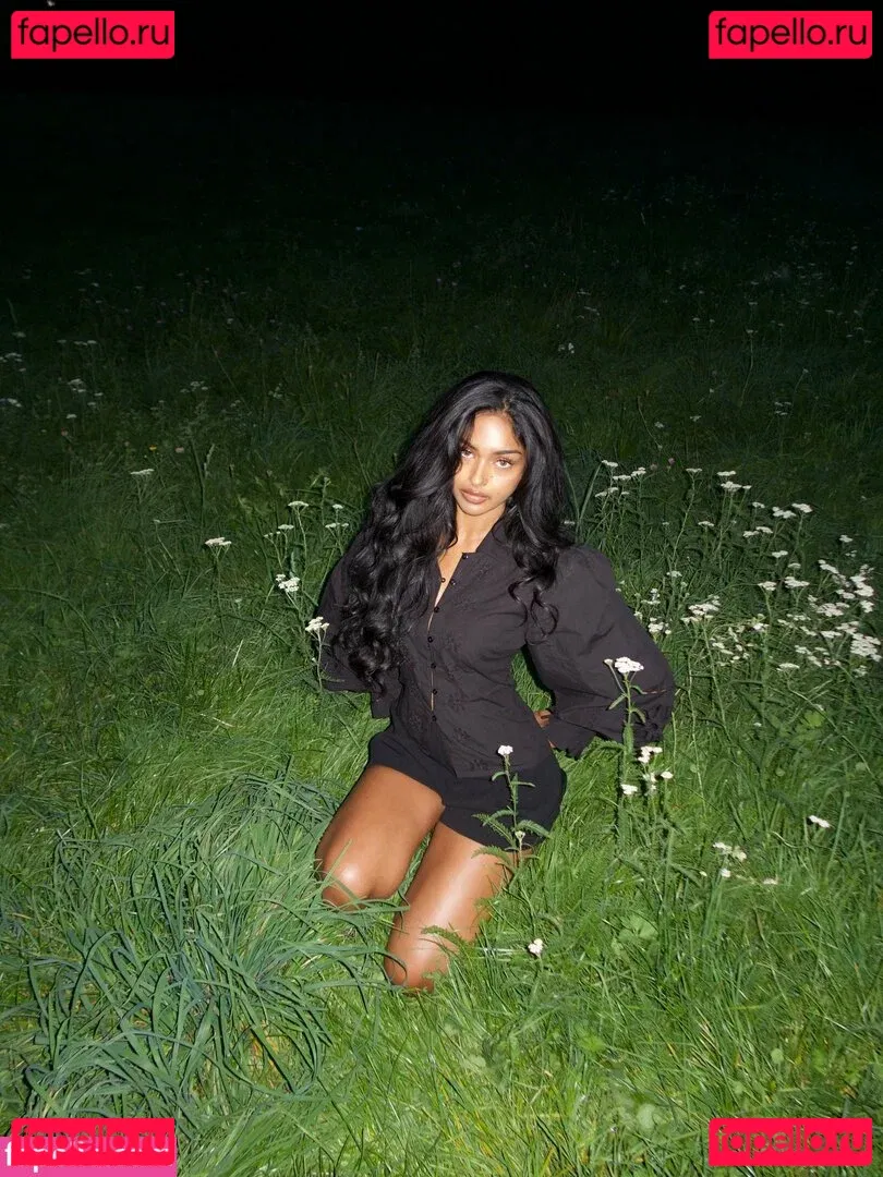 Kaaviya Sambasivam Onlyfans Photo Gallery 