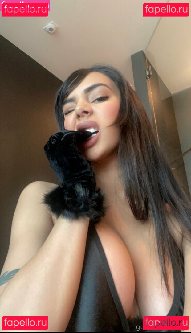 Gurneet Dosanjh Nude Onlyfans Photo 30