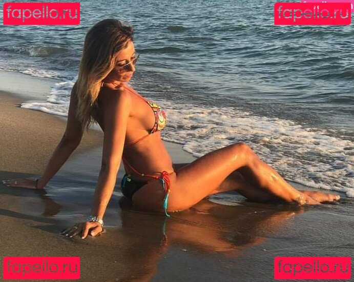 Roberta Pedrelli Nude Onlyfans Photo 11