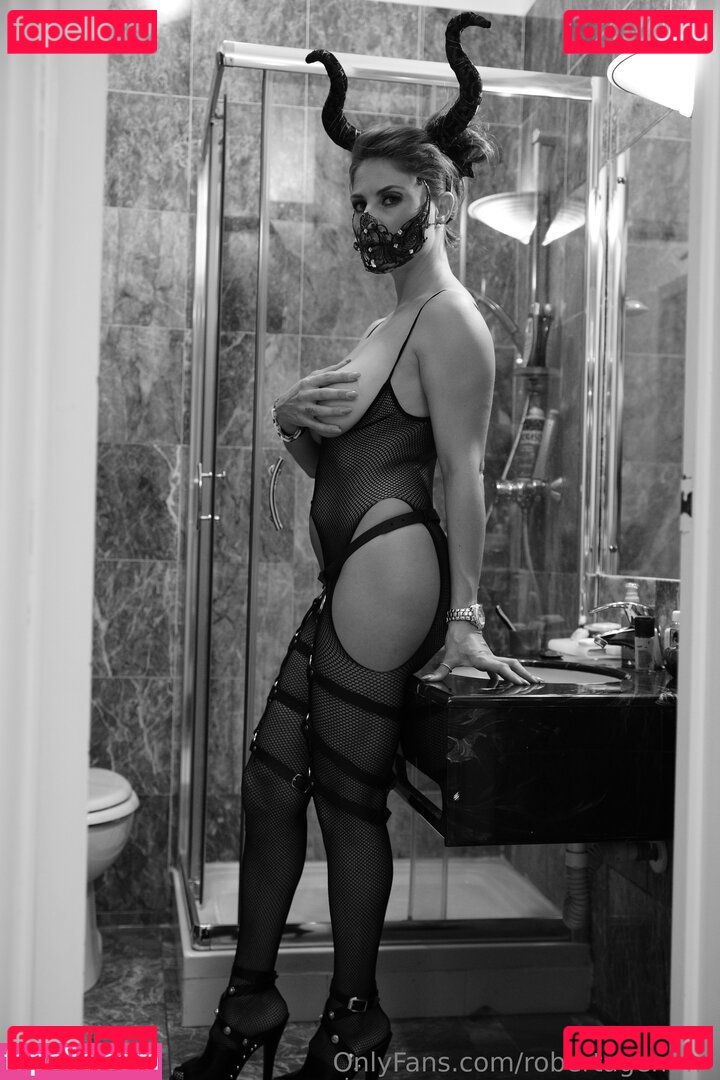 robertagemma Nude Onlyfans Photo 17