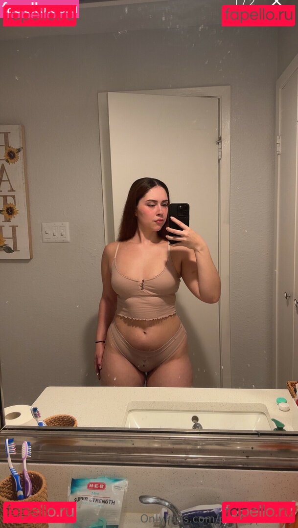 prrettypeachy Nude Onlyfans Photo 7