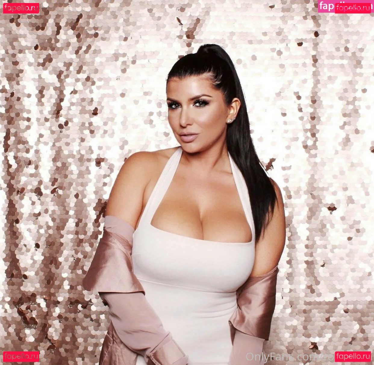 Romi Rain Onlyfans Photo Gallery 