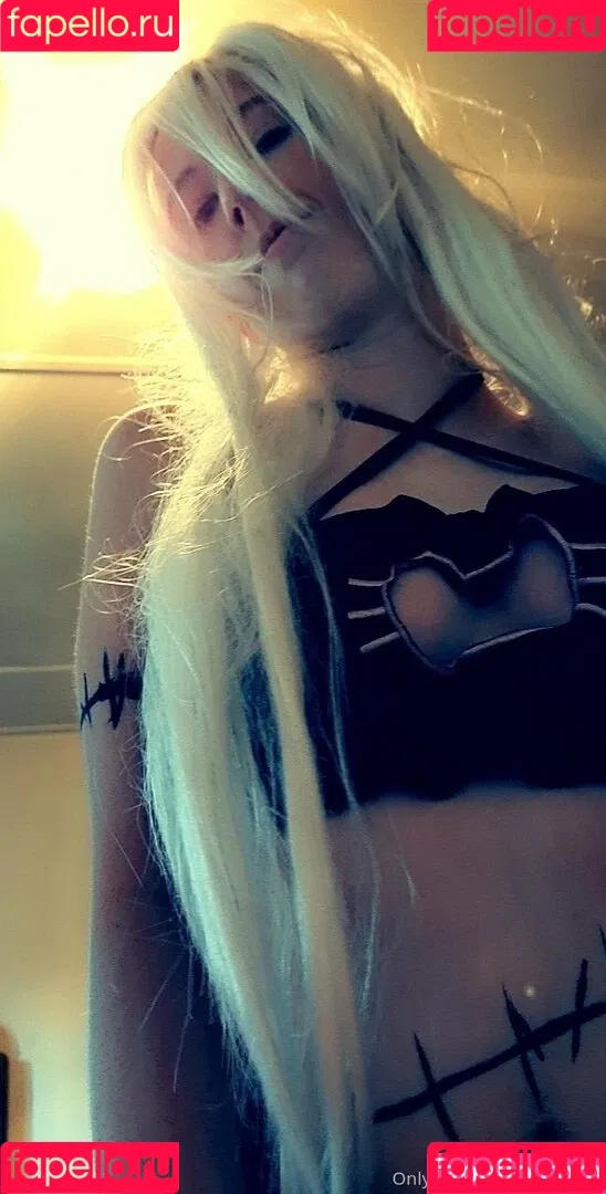 maxxyshy Onlyfans Photo Gallery 