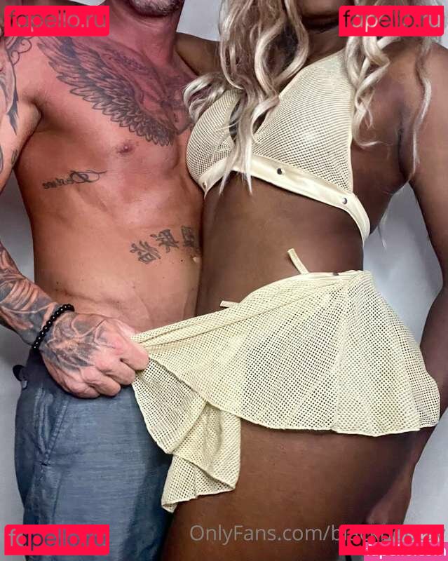 SmoothPeachx Nude Onlyfans Photo 8