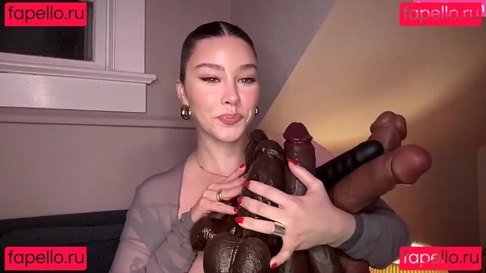 Novavangogh Nude Onlyfans Photo 5