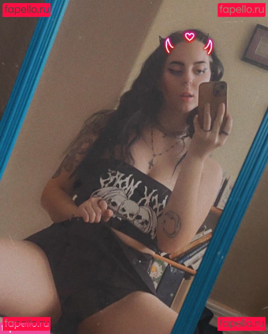 Mistress Trinity Faith Nude Onlyfans Photo 20