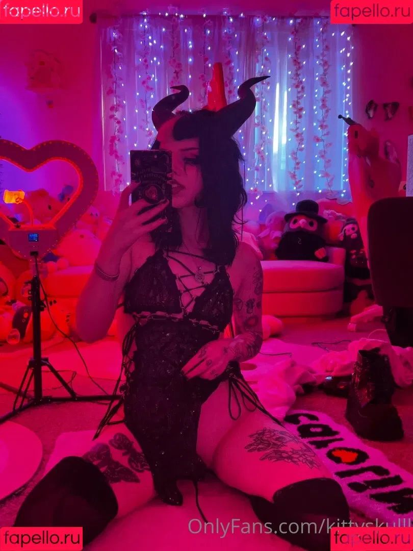 kittyskulll Onlyfans Photo Gallery 