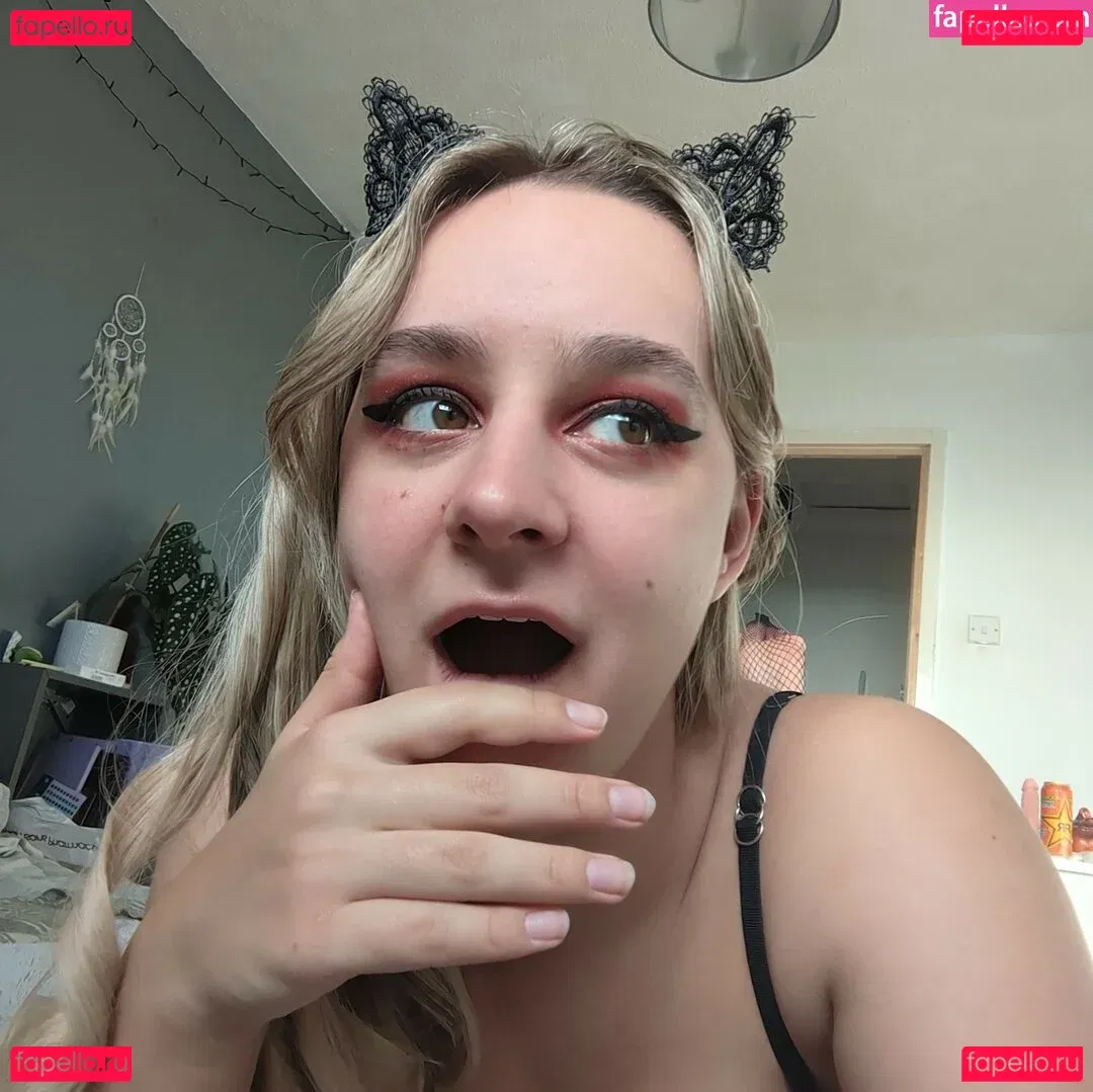 goth.kitten Onlyfans Photo Gallery 