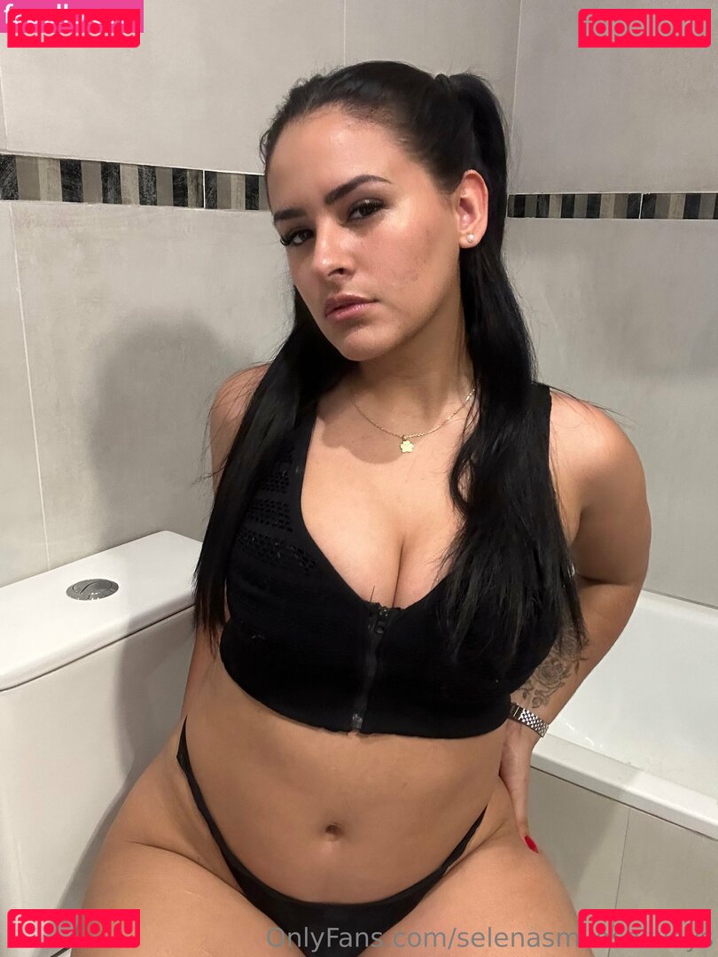 selenasmilesalways Nude Onlyfans Photo 4
