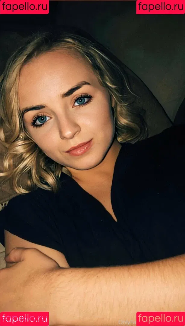 ashleywhitecams Onlyfans Photo Gallery 