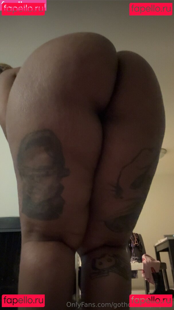 Gothcakez Nude Onlyfans Photo 7