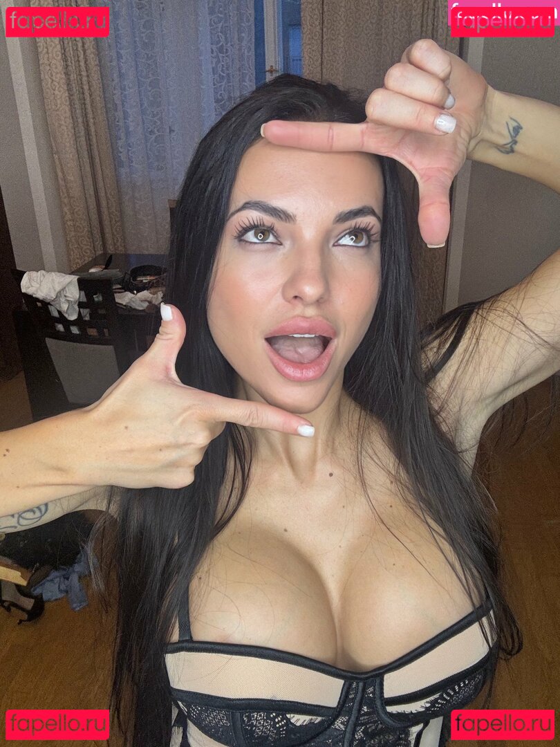 Sapphira A Nude Onlyfans Photo 23