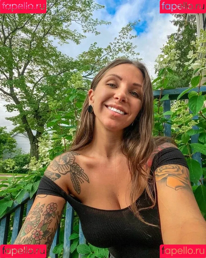Christine Cote Onlyfans Photo Gallery 