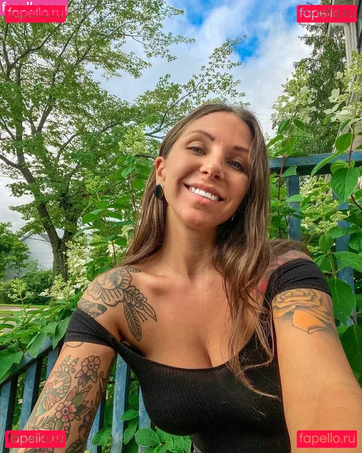 Christine Cote Onlyfans Photo Gallery 