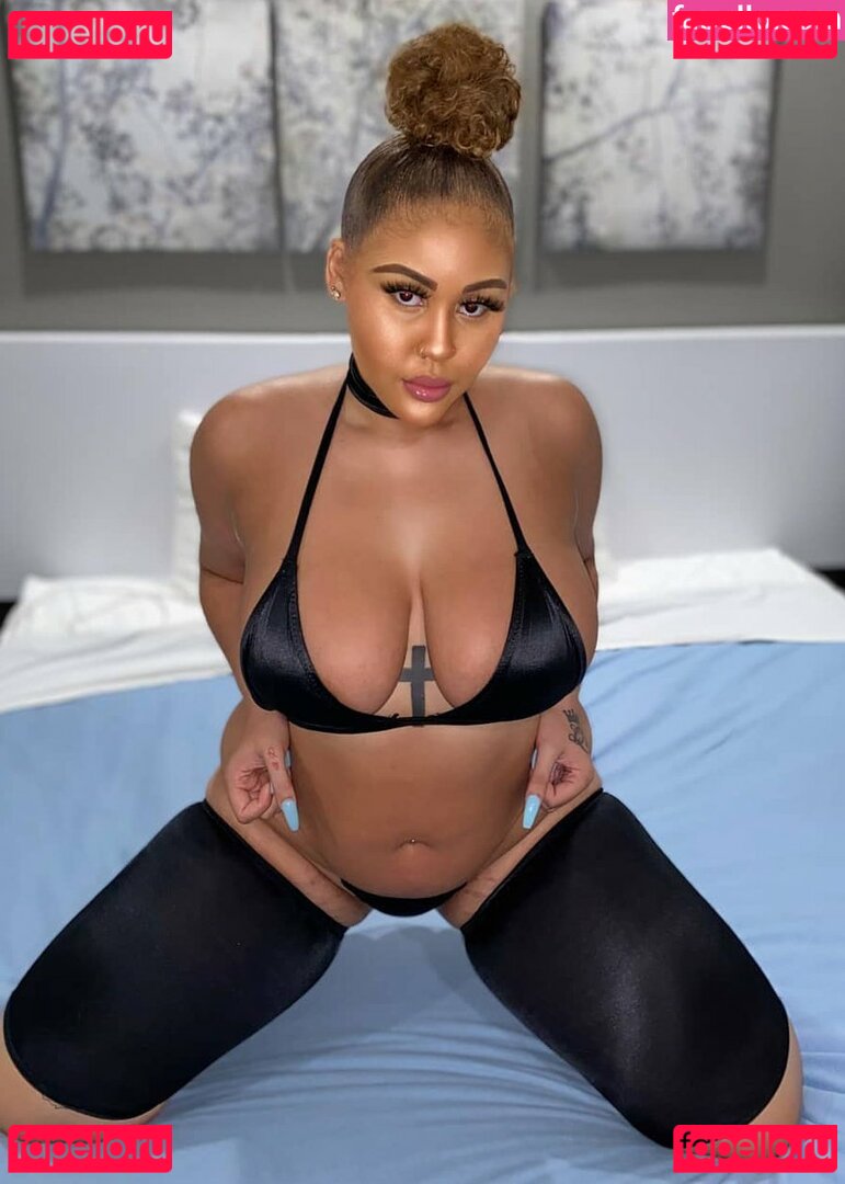 Simone Richards Nude Onlyfans Photo 17