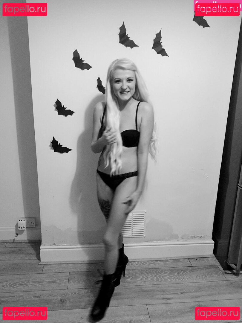 Arabella Sparkle Nude Onlyfans Photo 43