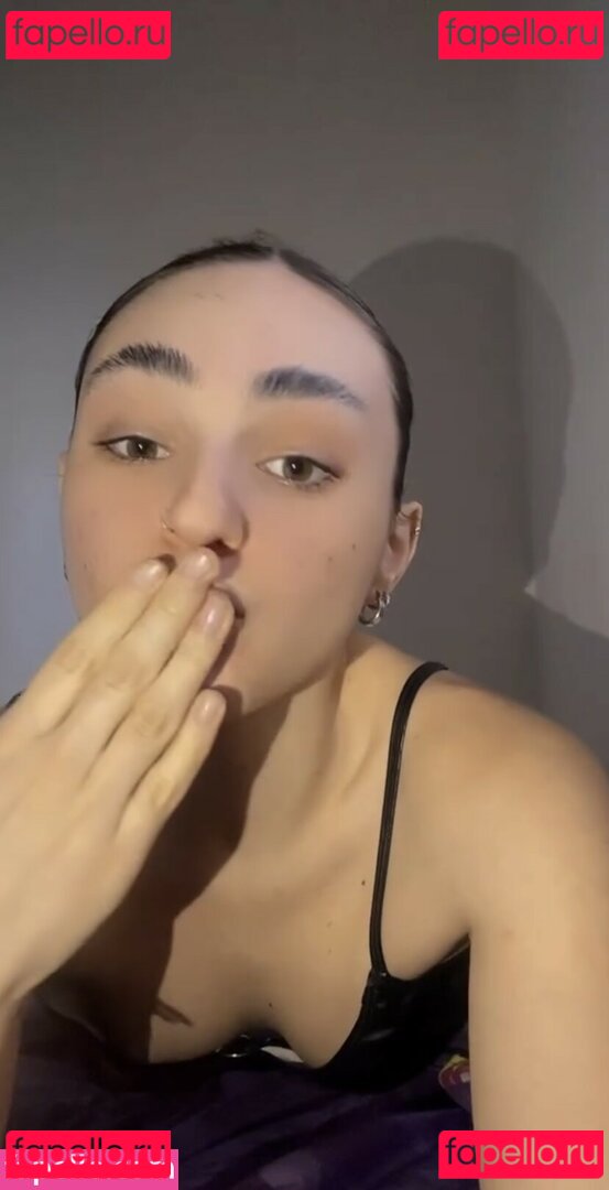 smalljuliii / julilovesdancing Nude Onlyfans Photo 13