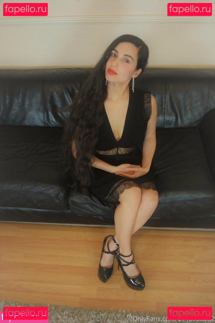 Mirabella Estella Onlyfans Photo Gallery 