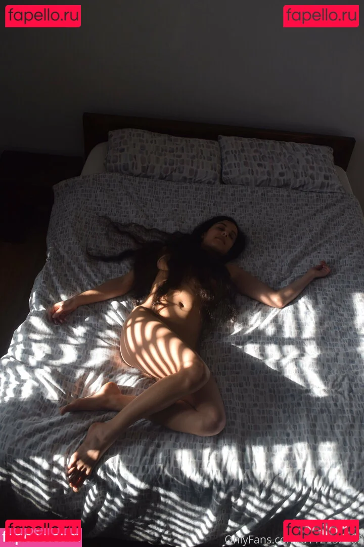 Mirabella Estella Onlyfans Photo Gallery 