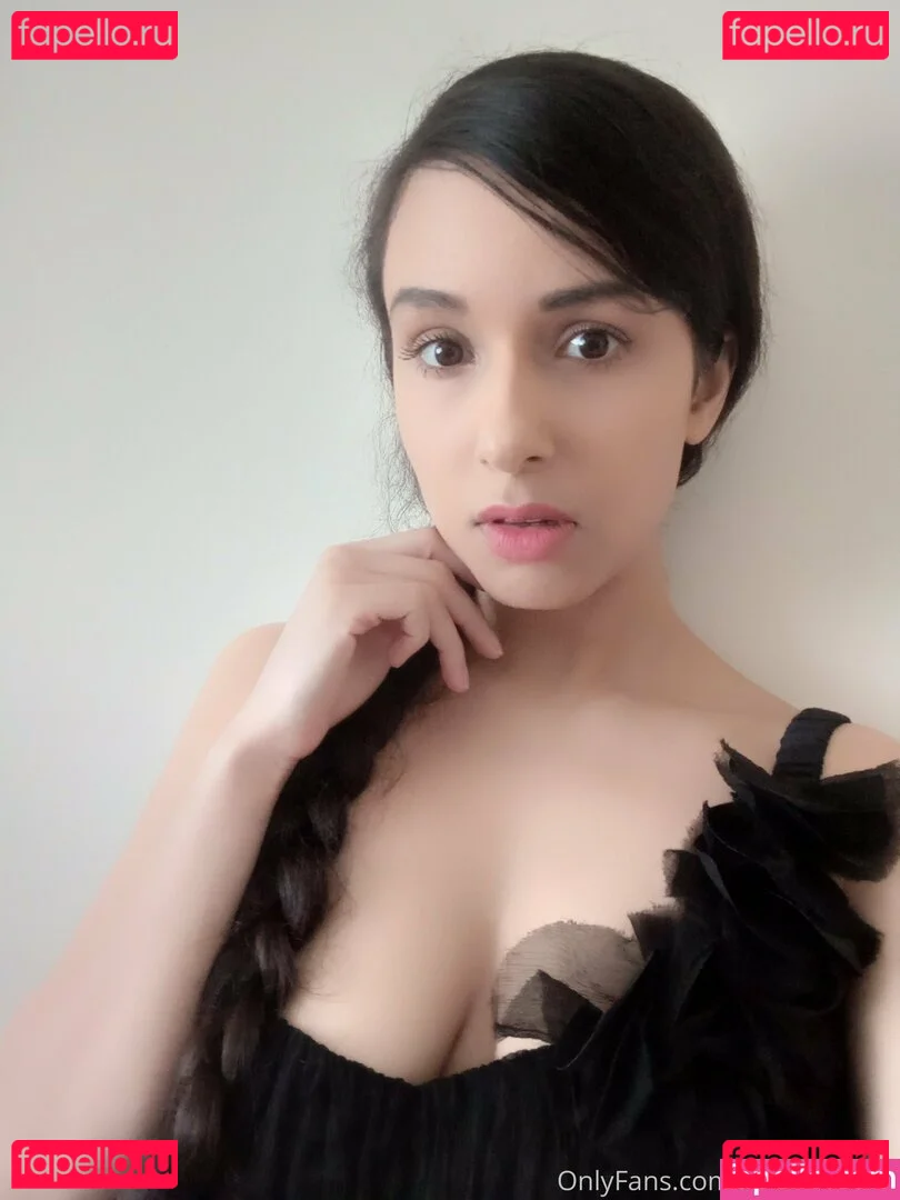 Mirabella Estella Onlyfans Photo Gallery 