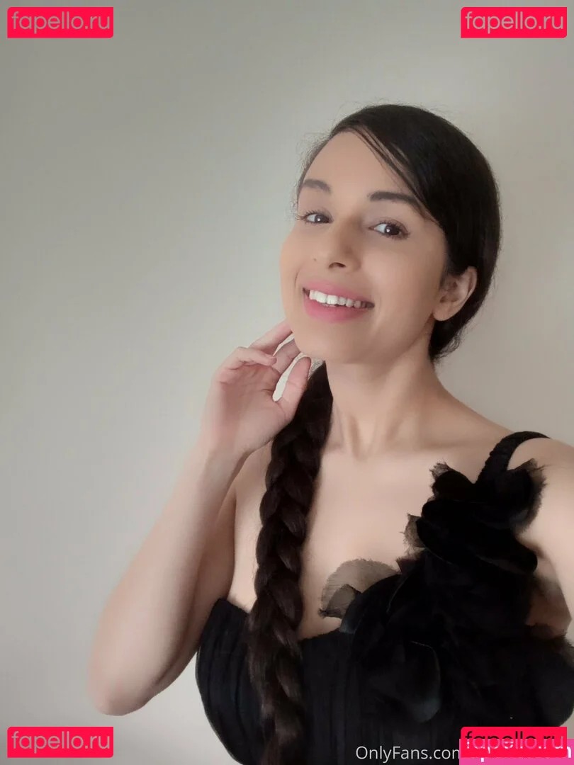 Mirabella Estella Onlyfans Photo Gallery 