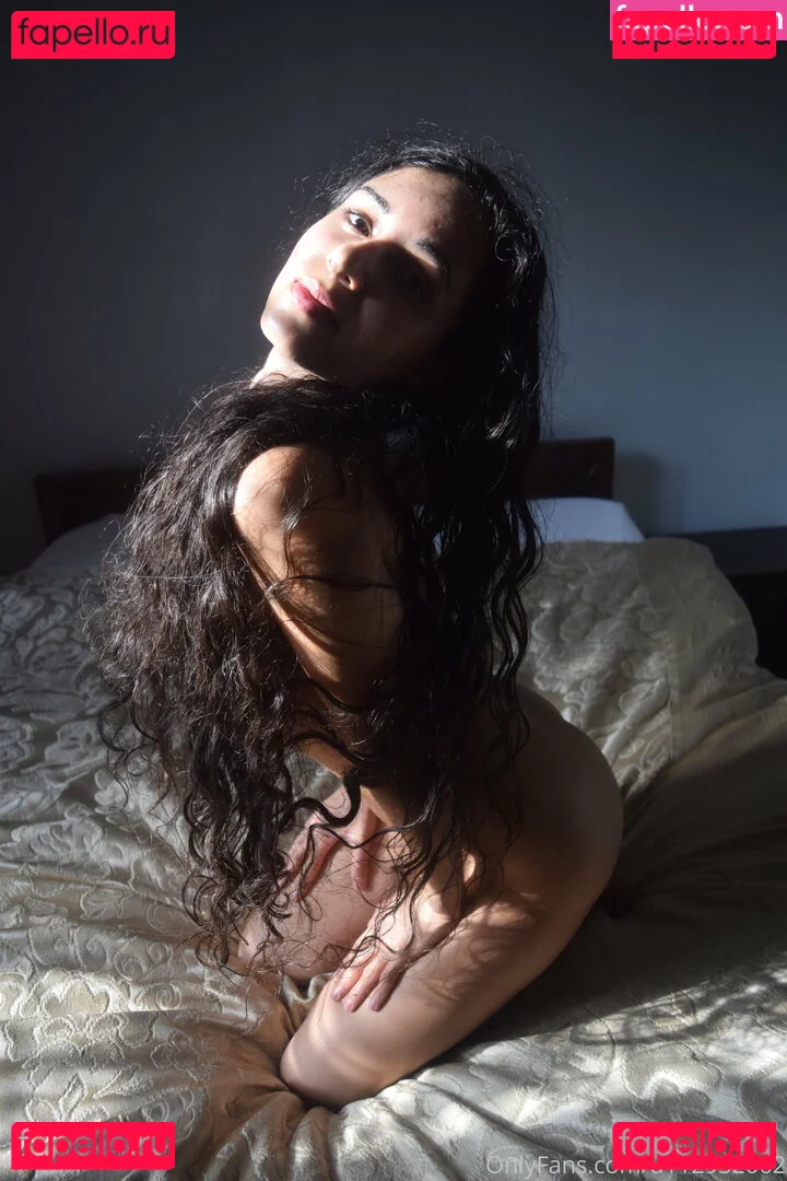 Mirabella Estella Onlyfans Photo Gallery 