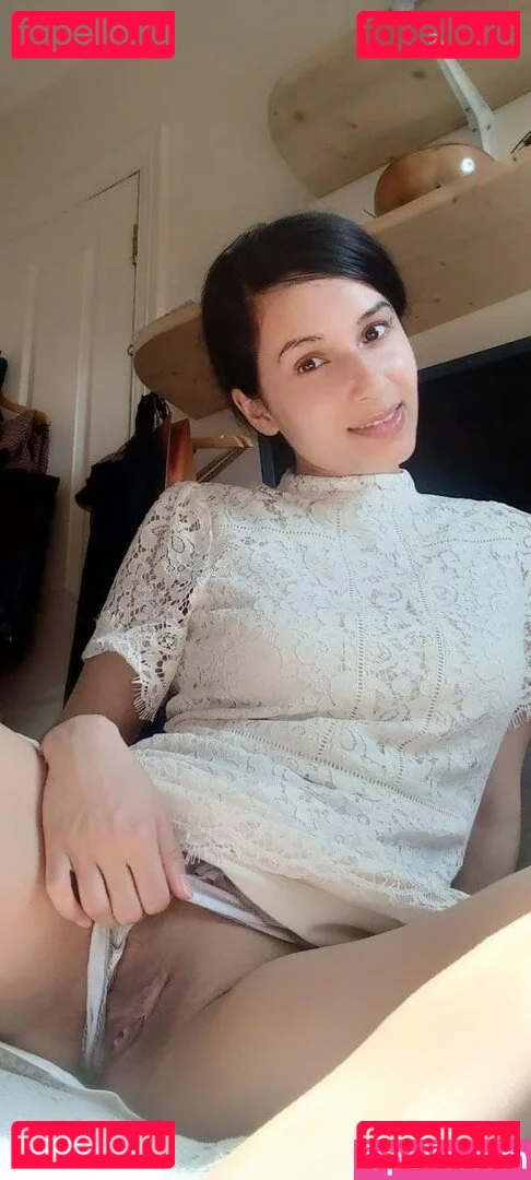 Mirabella Estella Onlyfans Photo Gallery 