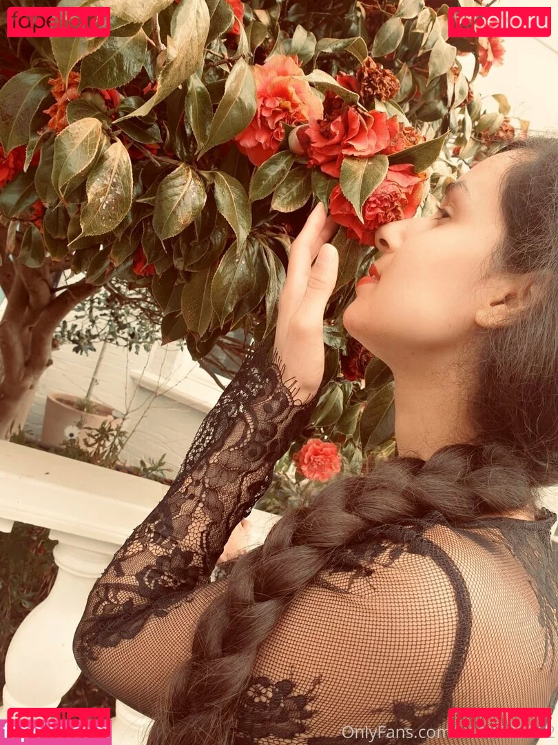 Mirabella Estella Onlyfans Photo Gallery 