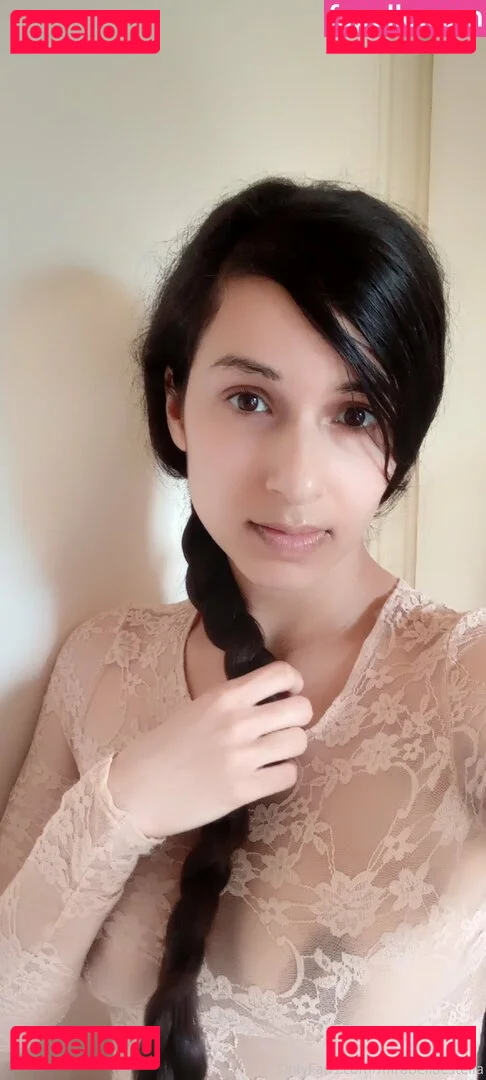 Mirabella Estella Onlyfans Photo Gallery 