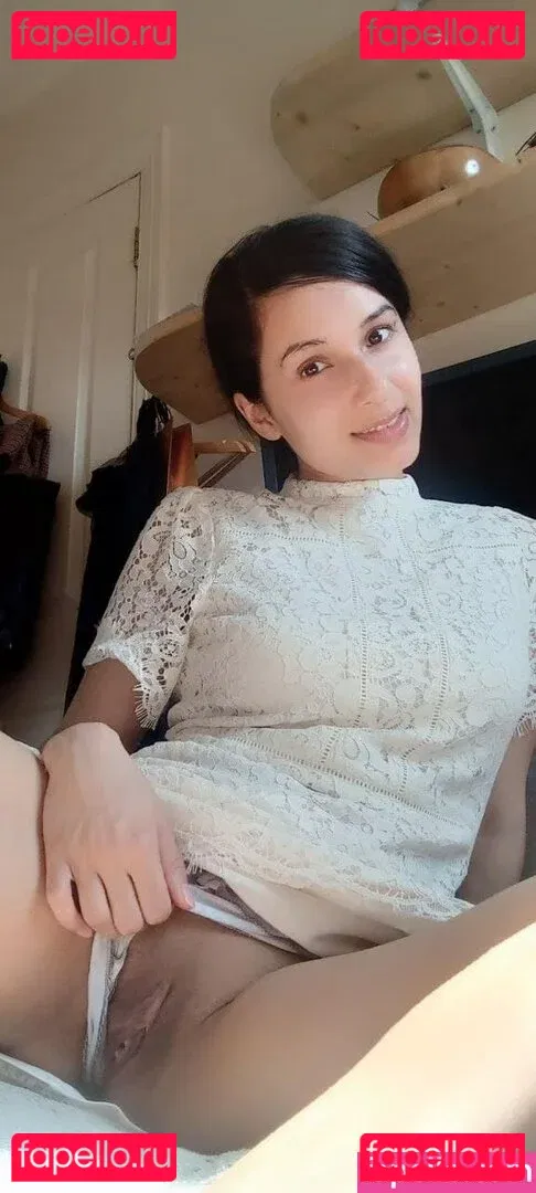 Mirabella Estella Onlyfans Photo Gallery 