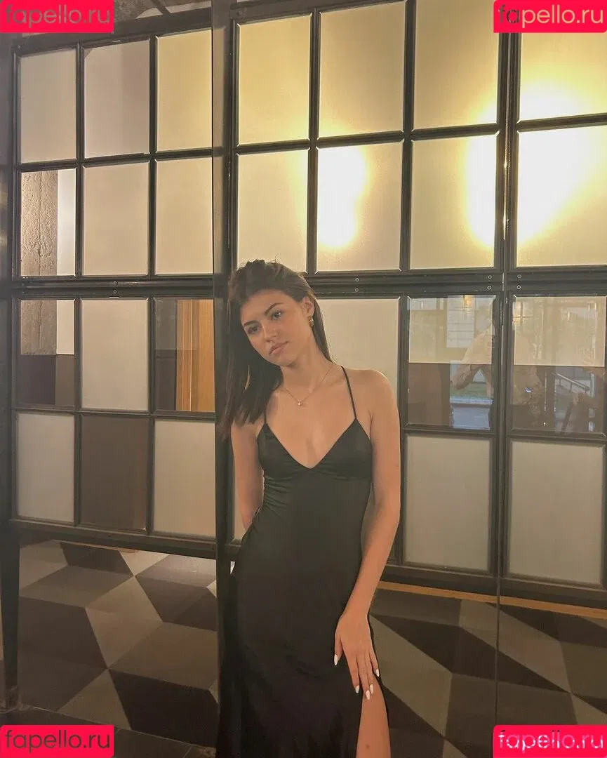 Ava Rose Beaune Onlyfans Photo Gallery 