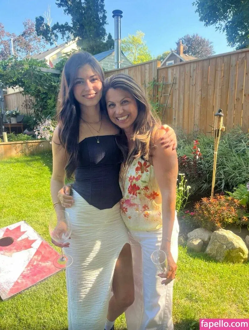 Ava Rose Beaune Onlyfans Photo Gallery 