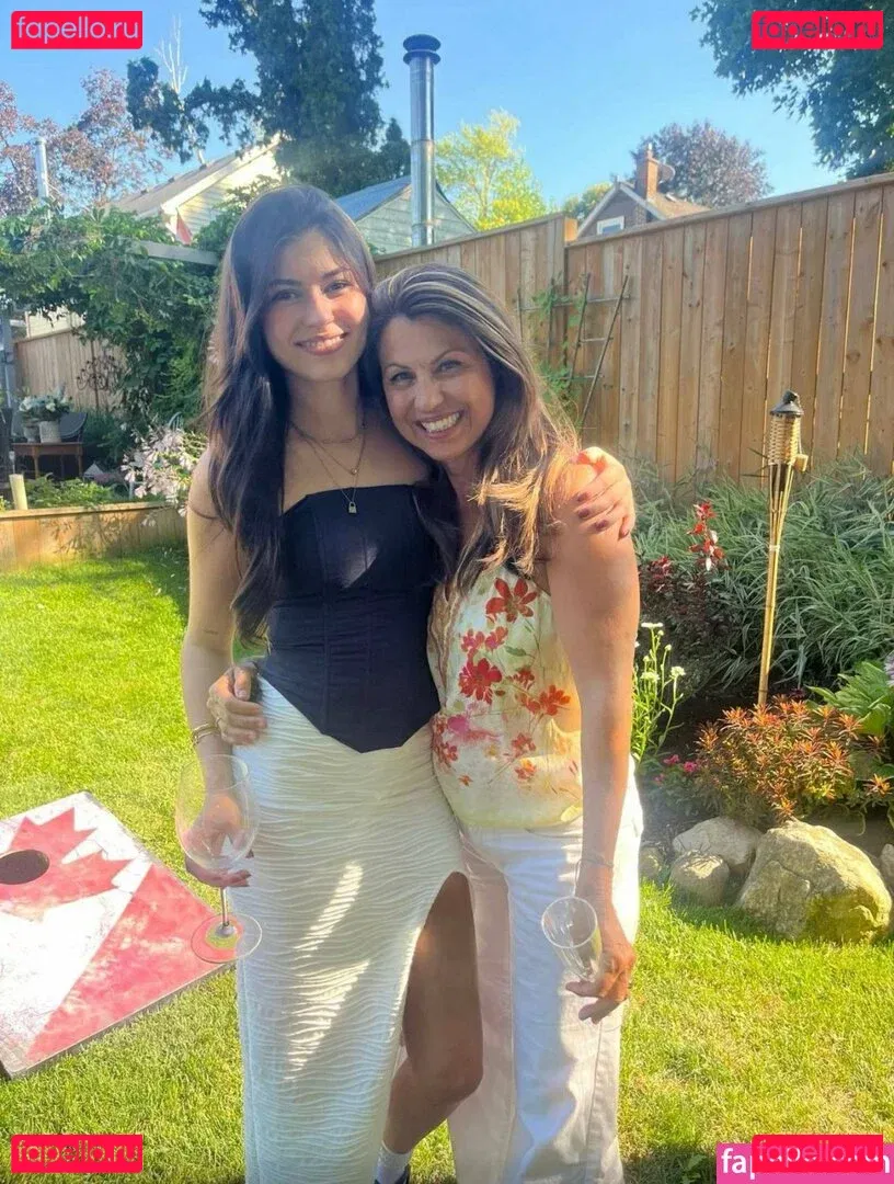 Ava Rose Beaune Onlyfans Photo Gallery 