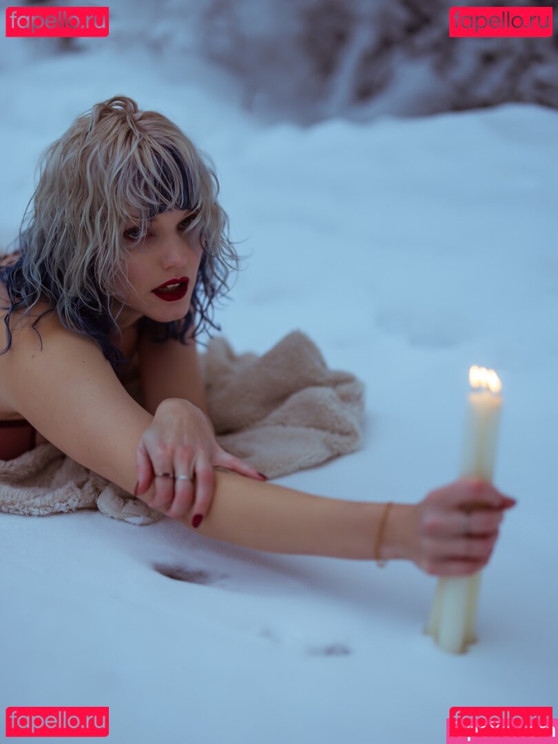 Bluejay Nude Onlyfans Photo 7